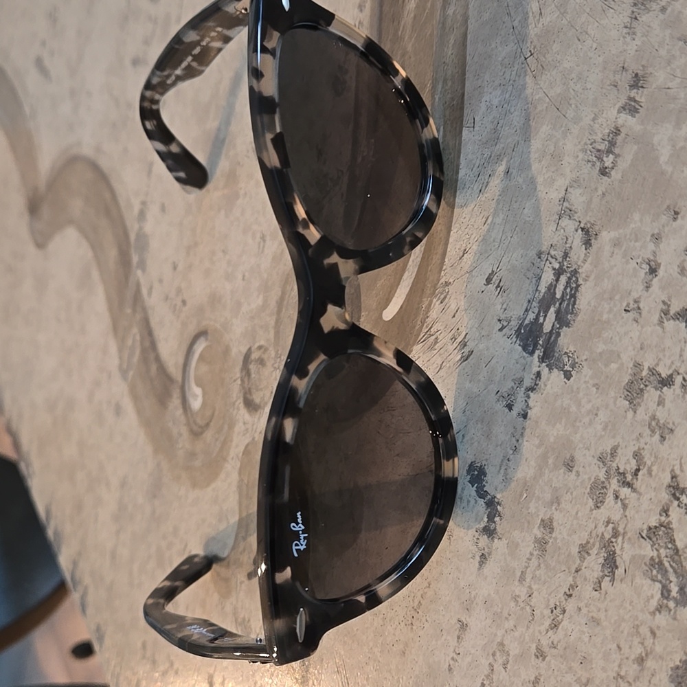 Ray-Ban Wayfarer Way Sunglasses in Tortoise Pattern - Picture 15 of 15